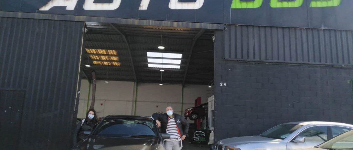 Nuestro Mercedes se va para Mallorca 🏄🏖