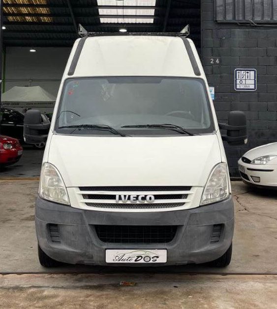Furgón Iveco Daily 3300 TA 3plz 2.286cc 116cv 2007