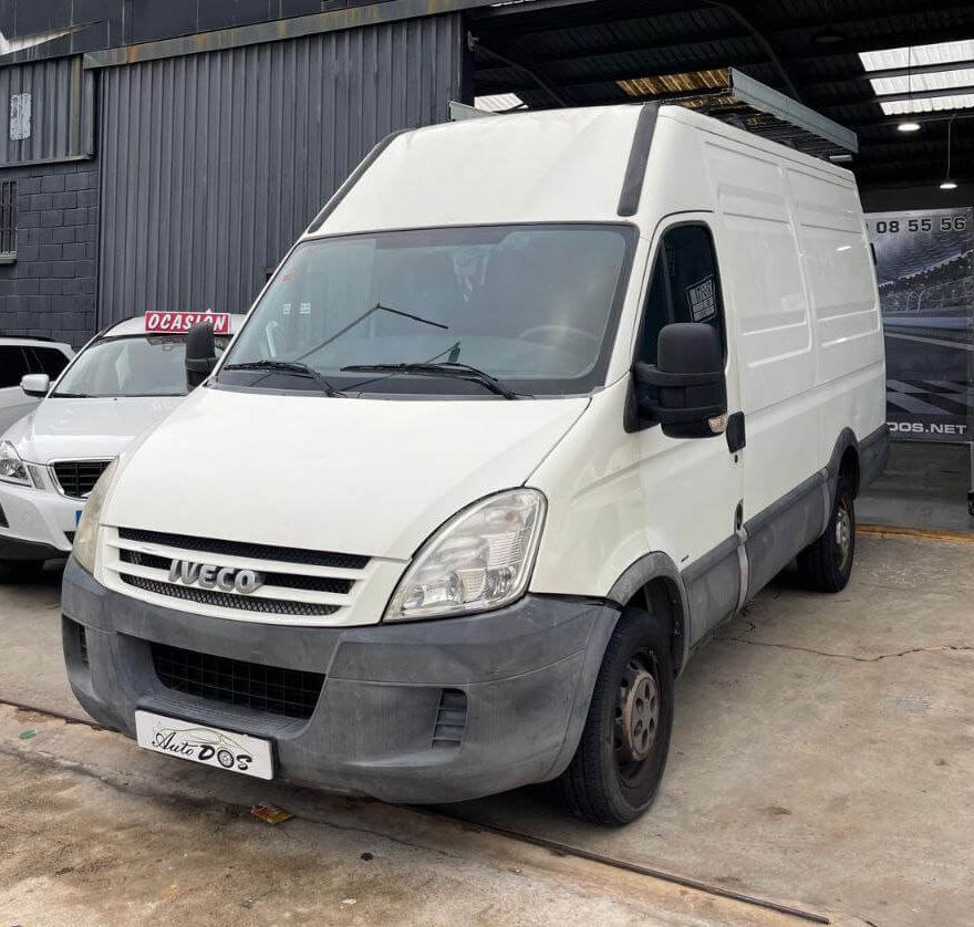 Furgón Iveco Daily 3300 TA 3plz 2.286cc 116cv 2007