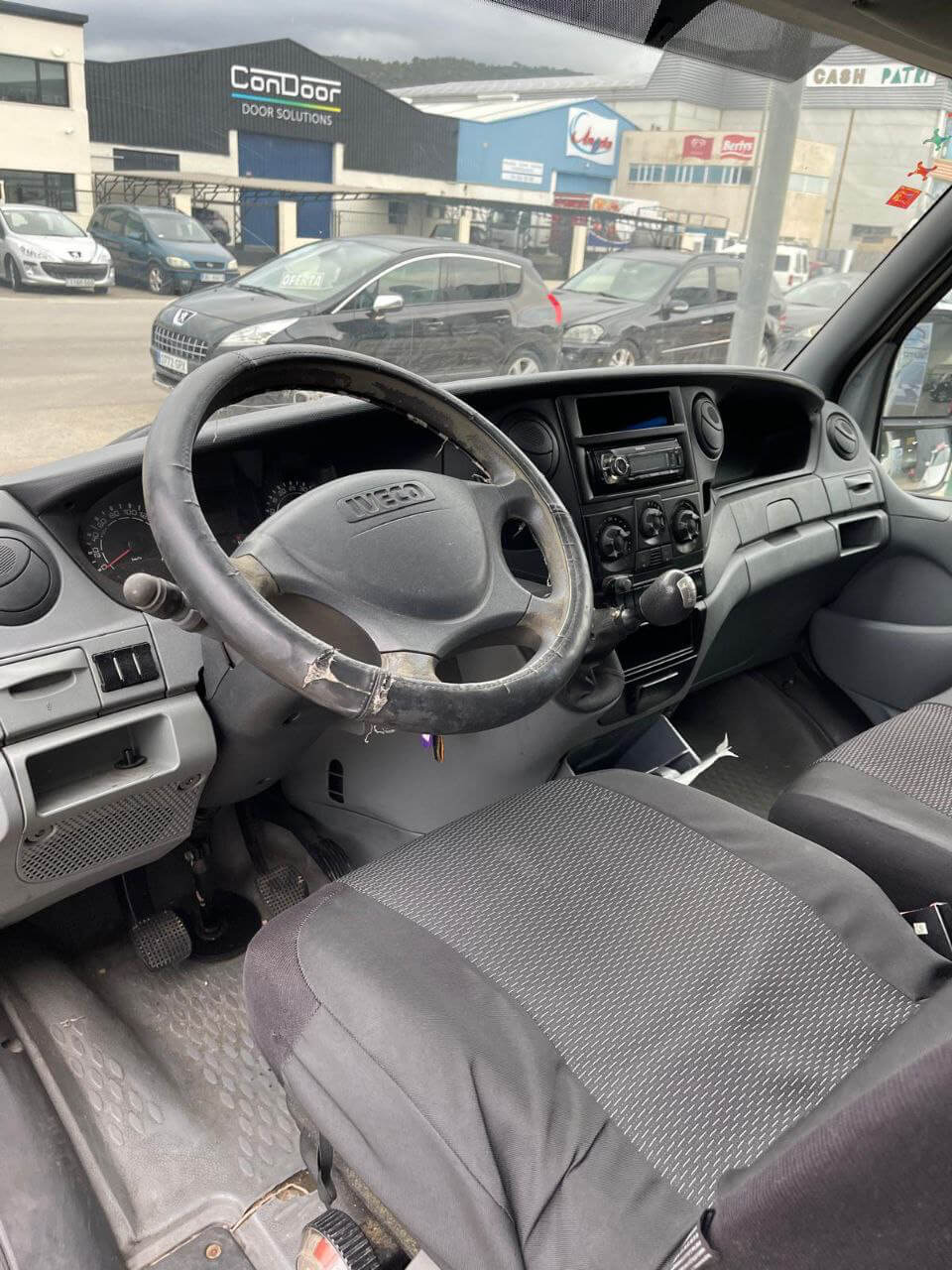 Furgón Iveco Daily 3300 TA 3plz 2.286cc 116cv 2007