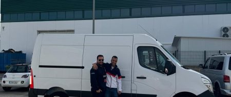 Una Entrega Muy Especial: ¡Nissan NV400 para Aperimax! 🚛💨