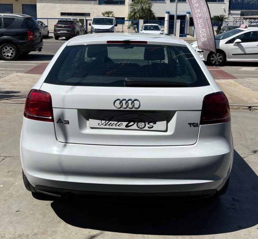 Audi A3 1.6 TDI Ambiente 3p 105cv 2011